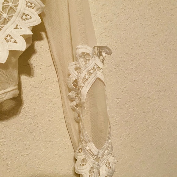 Vintage Lace and MeshTie up Top/Over-jacket Size Small.  Boho and Feminine, EUC - Picture 4 of 16